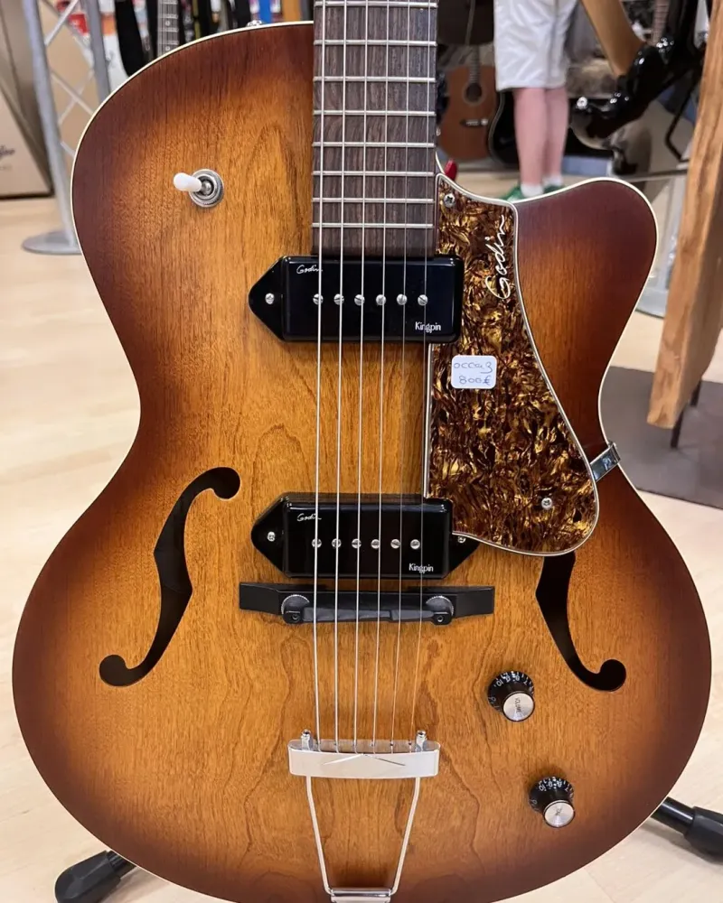 Matériel de musique près de 	Mehun-sur-Yevre